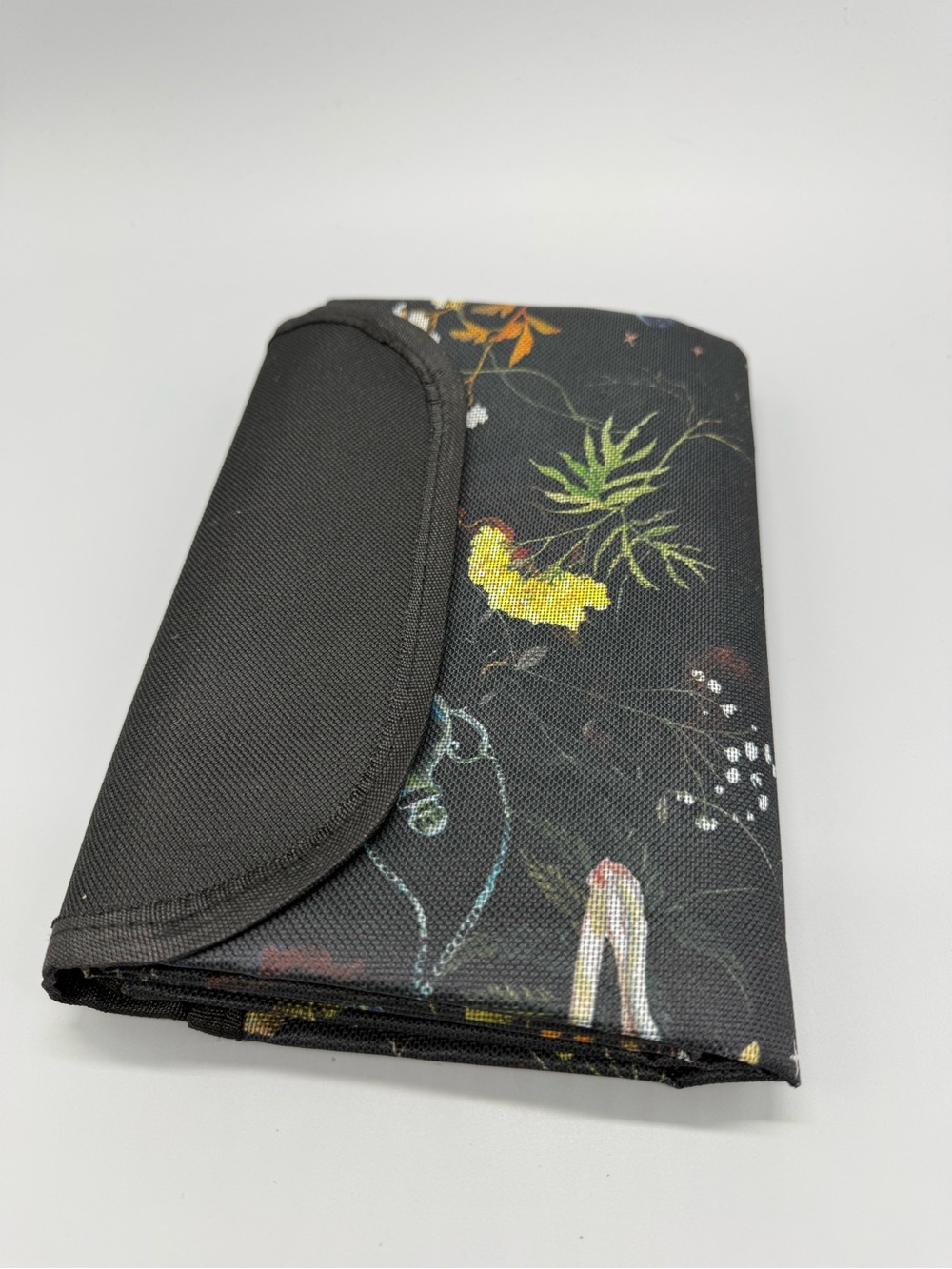 Fairyloot The Nature of Witches inspired Picnic Blanket - Picture 3 of 3